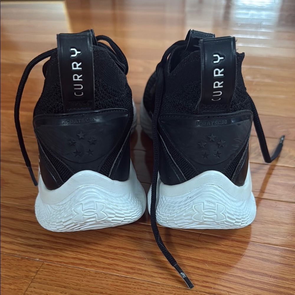 Steph curry basketball shoes - Picture 3 of 6